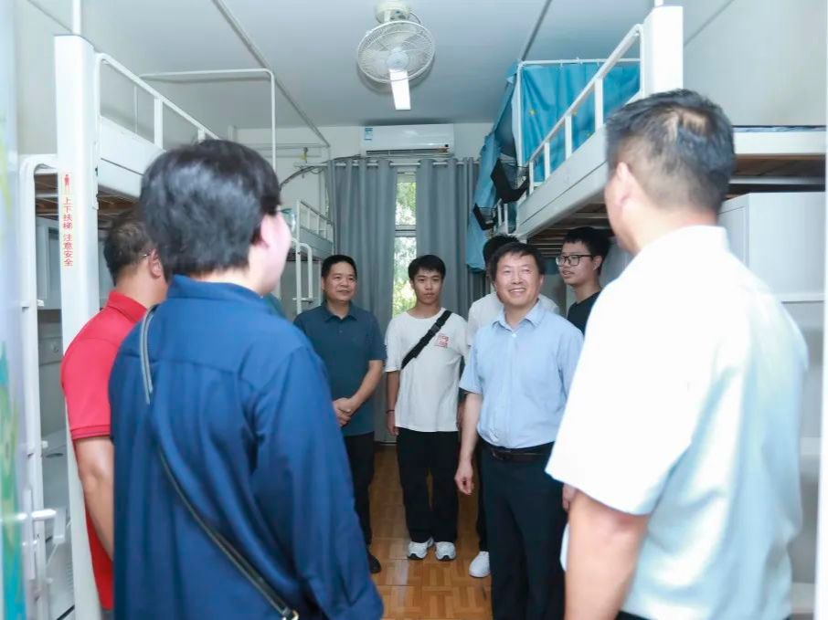 881863CE4428DF09D8AABFC175E_CBF5BDC5_1177C